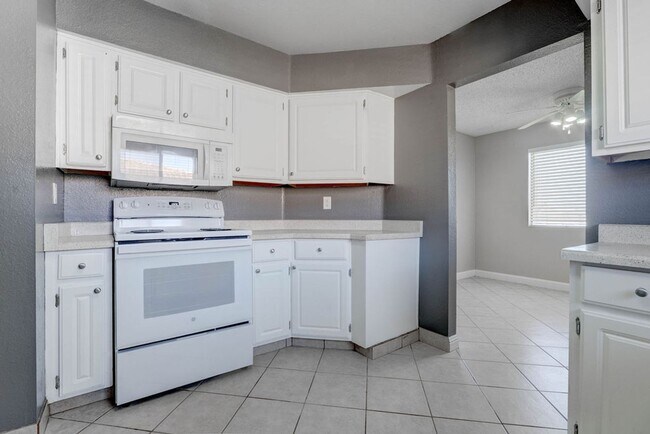 Building Photo - 3151 N Soaring Gulls Dr