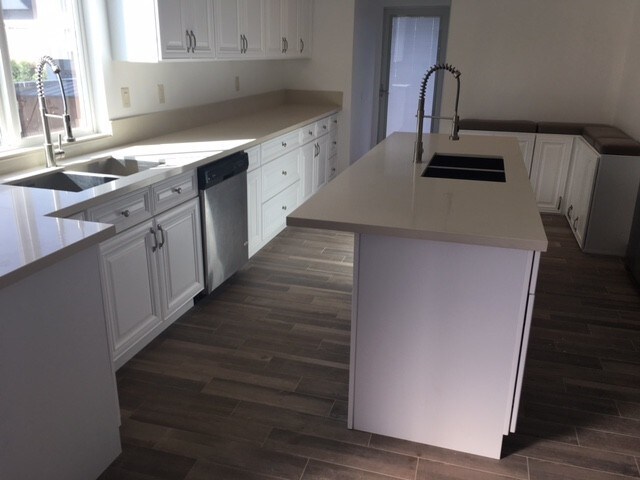 Kitchen - 905 S Curson Ave