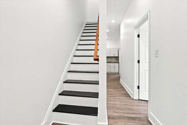 Building Photo - 2BR/3BA Home | North Philly