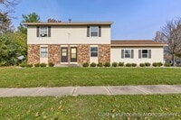 Building Photo - 2511-2513 Ridgefield Dr NE