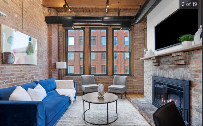 Building Photo - 331 S Peoria St