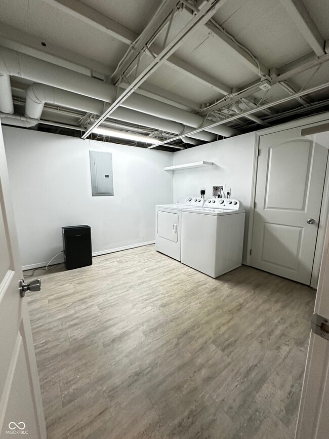 Building Photo - 5640 Crittenden Ave