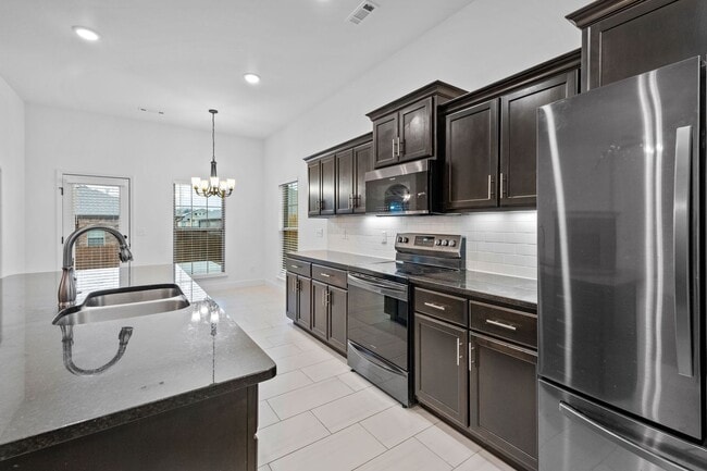 Building Photo - Gorgeous Home in Bentonville!