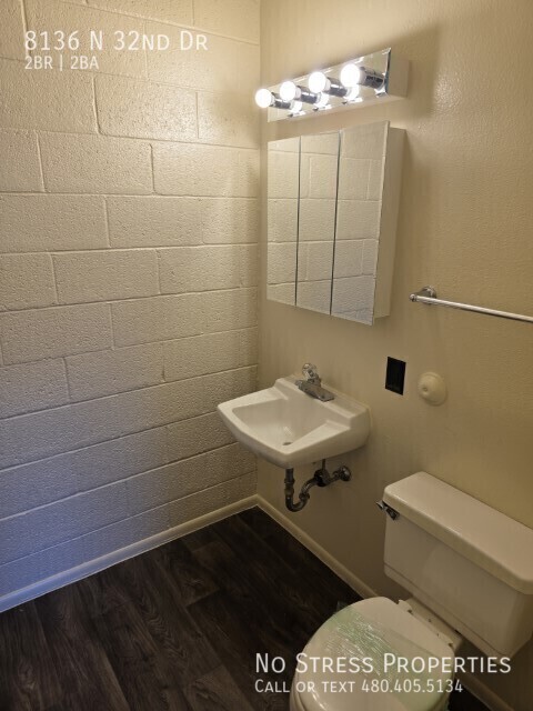 Building Photo - 8136 N 32nd Dr