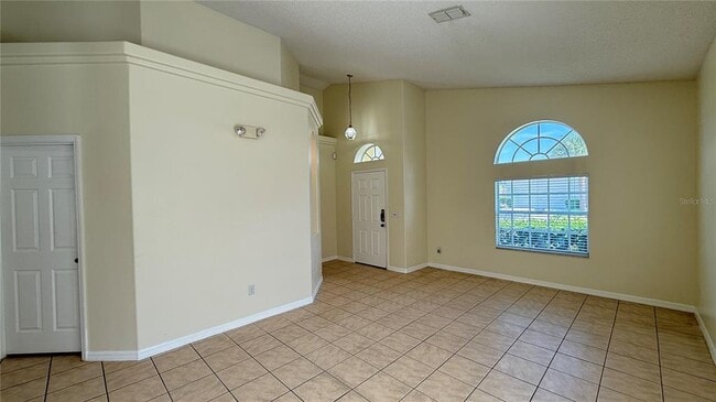 Building Photo - 16644 Rolling Green Dr