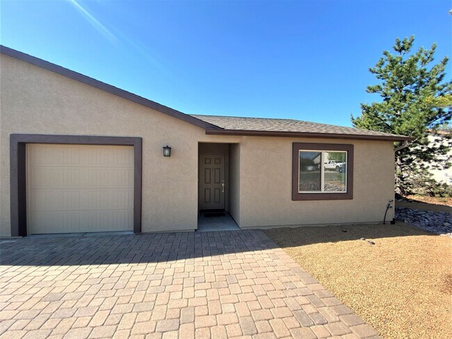 Building Photo - 9501 E Magma Dr