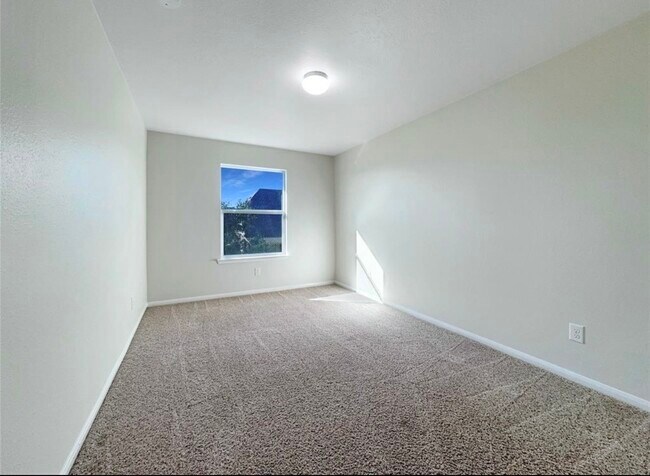 Building Photo - 8311 Bay Oaks Dr