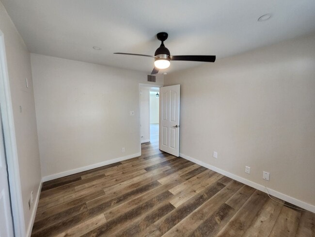 Building Photo - Tempe 4 Bedroom 3 Bath w/ Pool right near ASU!