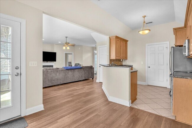 Building Photo - 38 Castle Bay Dr
