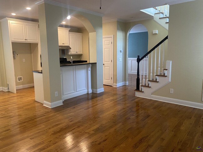 Building Photo - 338 Ivystone Dr