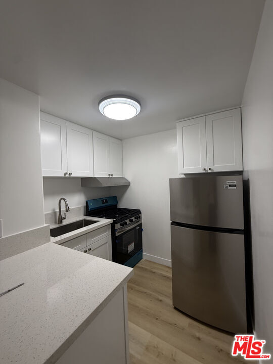 Building Photo - 821 S Wilton Pl