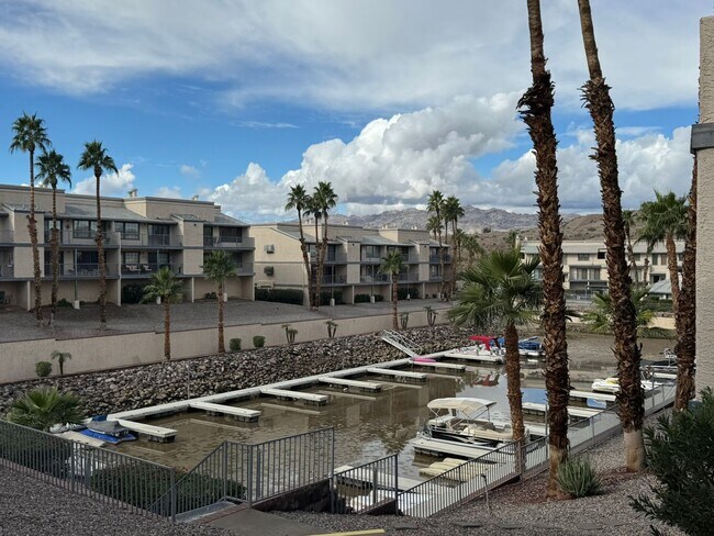 Building Photo - Riverfront 2BR Condo Great Views, Luxury Furnished incl UTILITIES