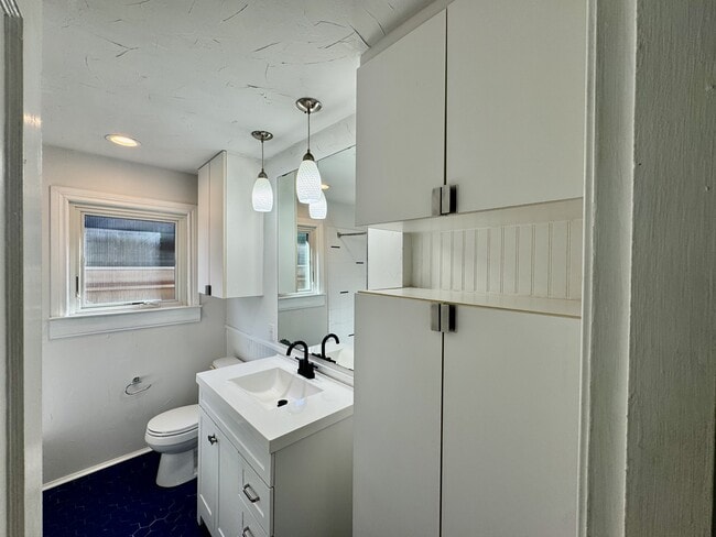 Building Photo - 4518 Capitol Ave