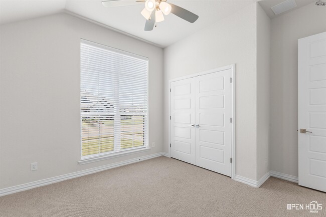 Building Photo - 5682 Blackstone Dr