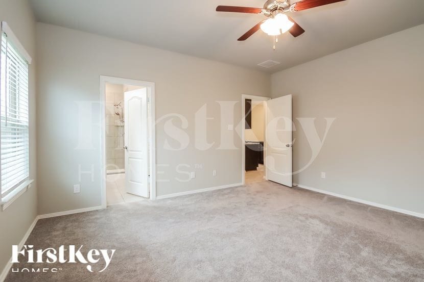 Building Photo - 40707 Gate Ridge Dr