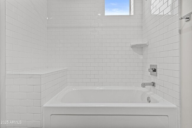 Building Photo - 325 E Coronado Rd