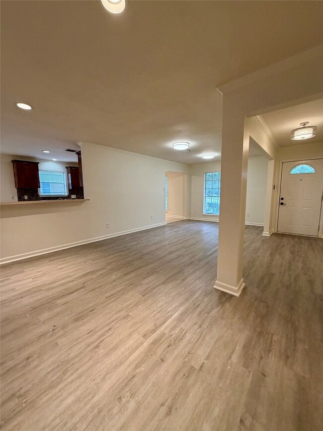 Building Photo - 5422 Winding Way Dr