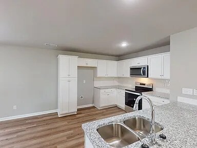 Building Photo - 204 Grand Oaks Dr