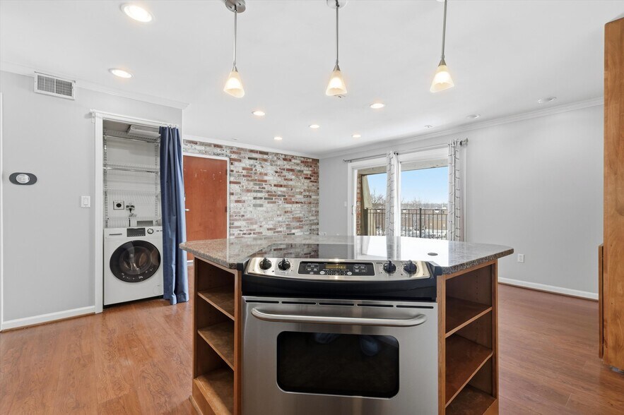 Building Photo - 5000 Baltimore Ave