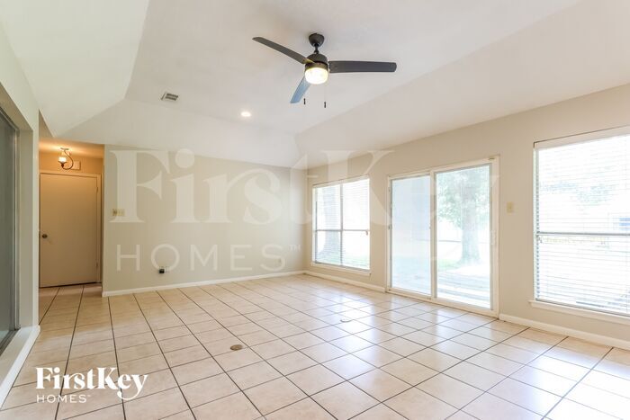 Building Photo - 25202 Tuckahoe Ln