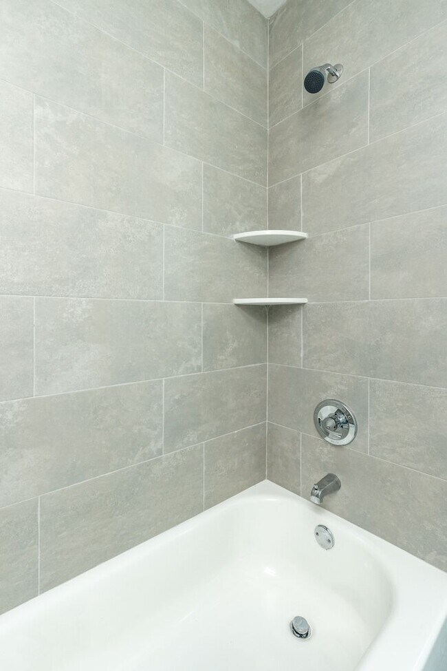 Building Photo - 104 S 51st St