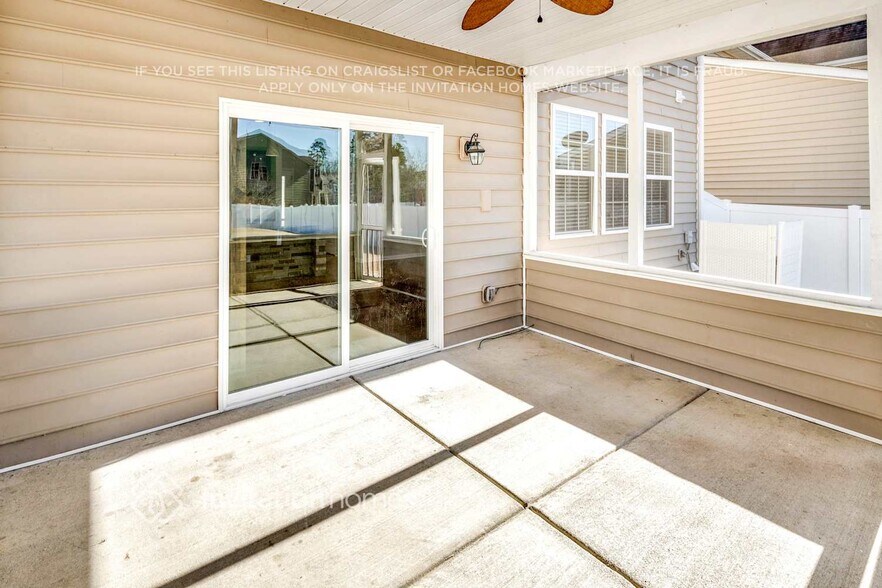 Building Photo - 12507 Surreykirt Lane