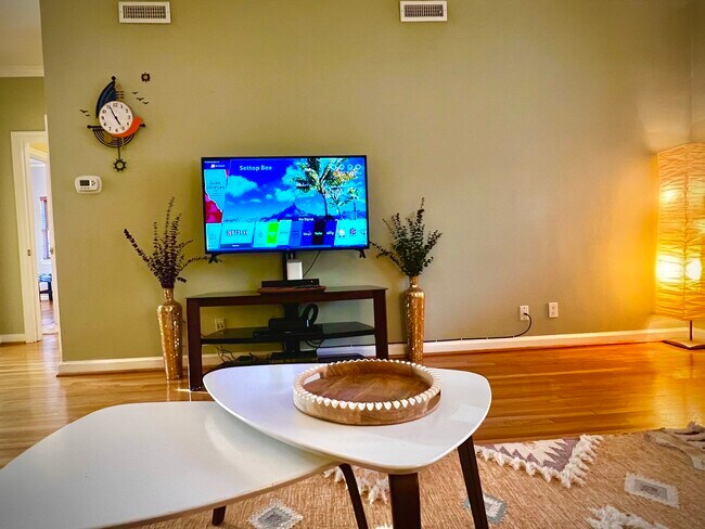 Building Photo - 430 Lindbergh Dr NE