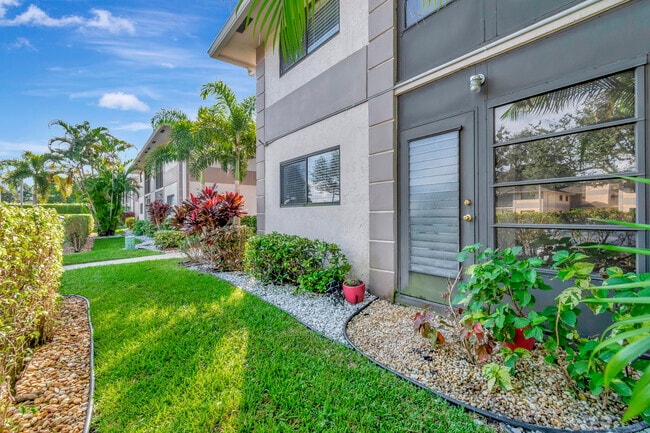 Building Photo - 15364 Lakes of Delray Blvd
