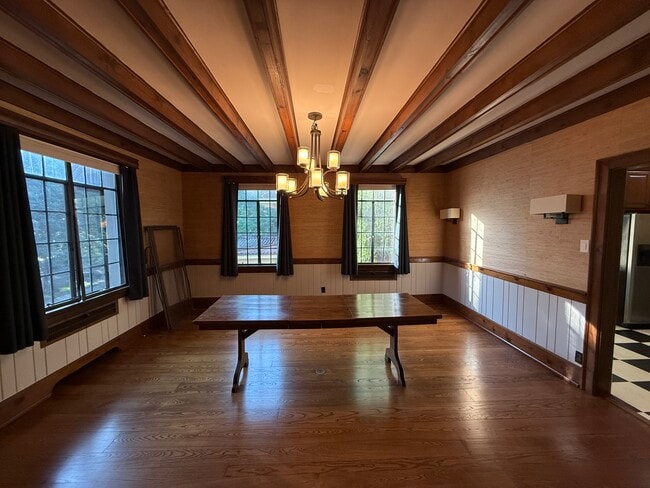 Building Photo - 100 Mcdowell Rd