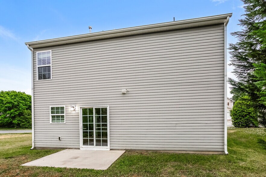 Building Photo - 4822 Abercromby St