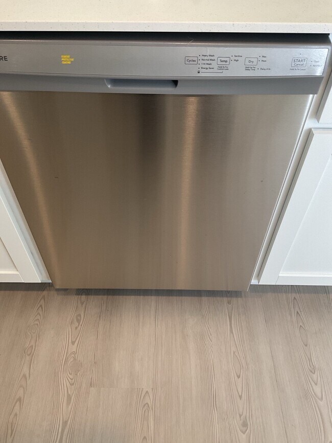 Building Photo - 3072 Dawn Sound Dr