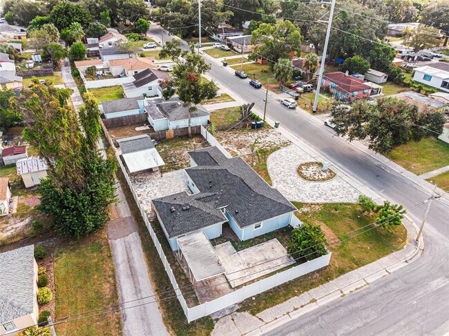 Building Photo - 3602 E 33rd Ave