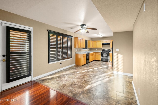 Building Photo - 3329 Tierra Sara Ln