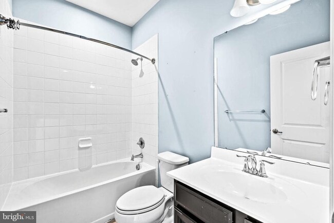 Building Photo - 720 River Crest Way