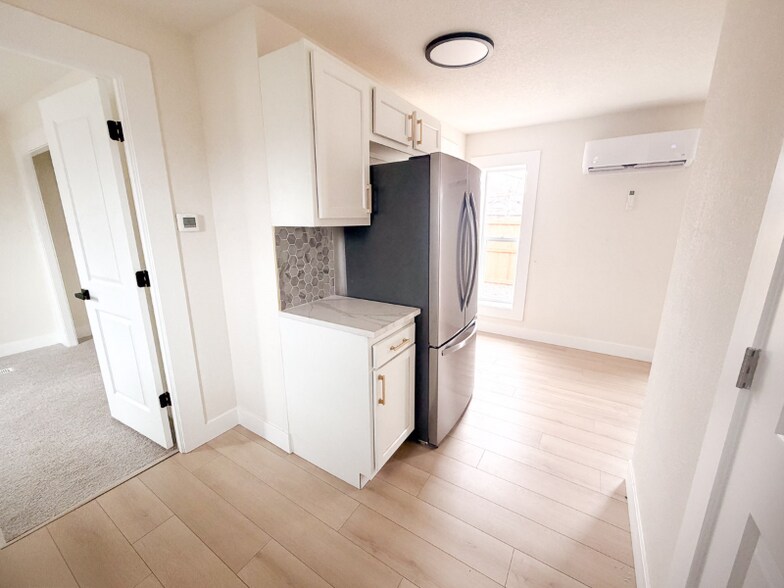 Building Photo - 1112 1/2 11th St