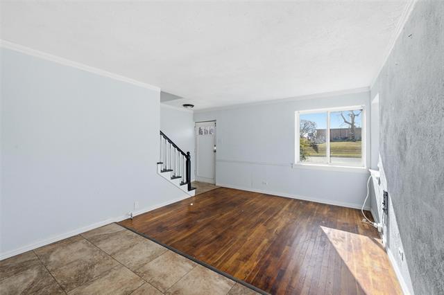 Building Photo - 305 W Morton St