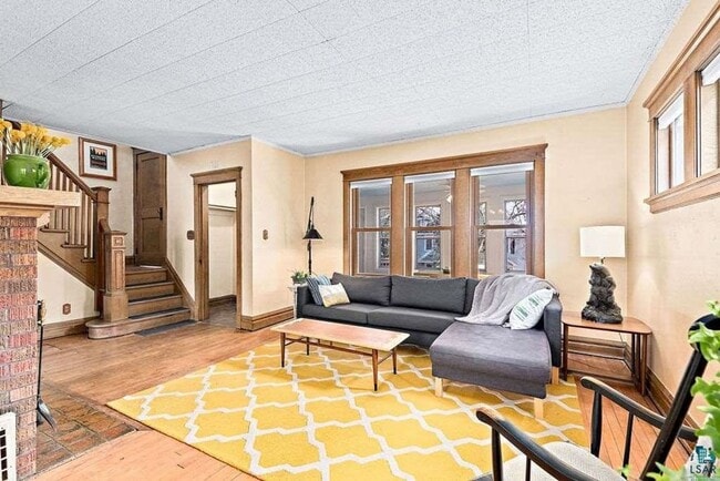 Building Photo - Available October - 3 Bedroom House with a Huge Garage!