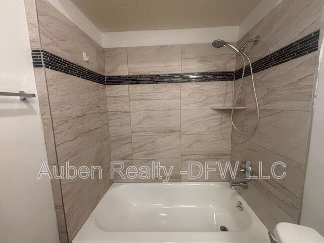 Building Photo - 1510 Blackwell Dr