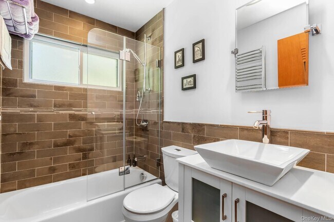 Building Photo - 6 Strathmore Ct