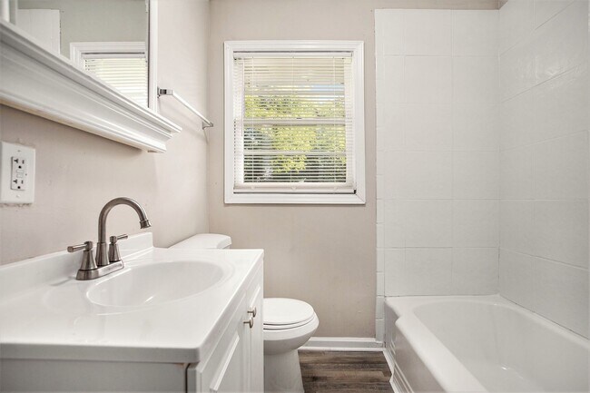 Building Photo - Renovated 3BR/2BA Home in Decatur!