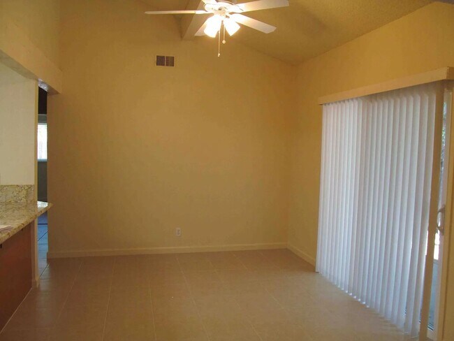 Building Photo - 1723 Kent St