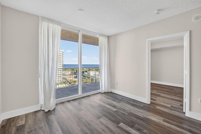 Building Photo - 3020 NE 32nd Ave