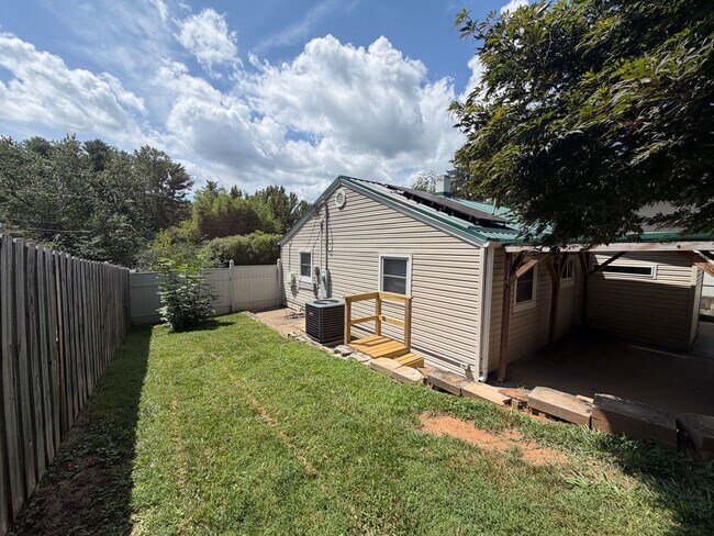 Building Photo - 33 Huffman Rd
