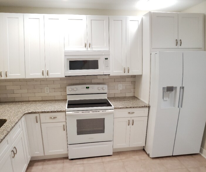 Building Photo - 8671 Hunters Key Cir