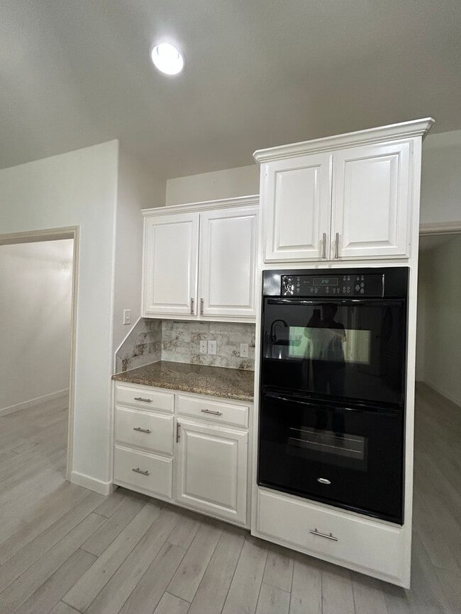 Building Photo - Beautiful Home in Northwest Midland-Los Patios Subdivision