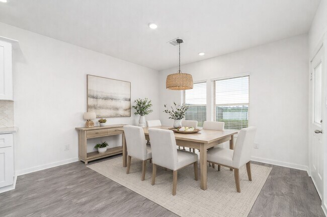 Building Photo - 1118 Elsinore Dr