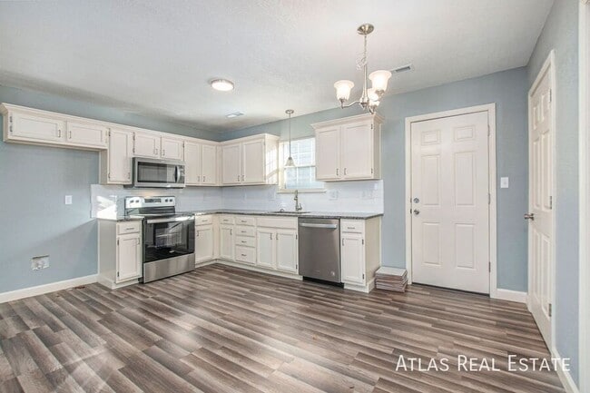 Building Photo - 403 SW 15 St