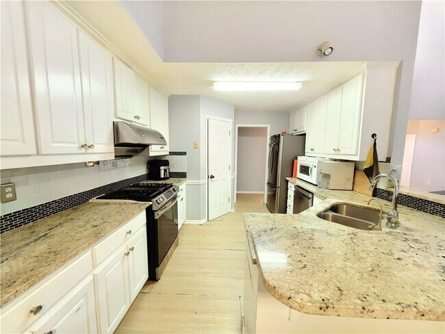 Building Photo - 235 Ruby Forest Pkwy