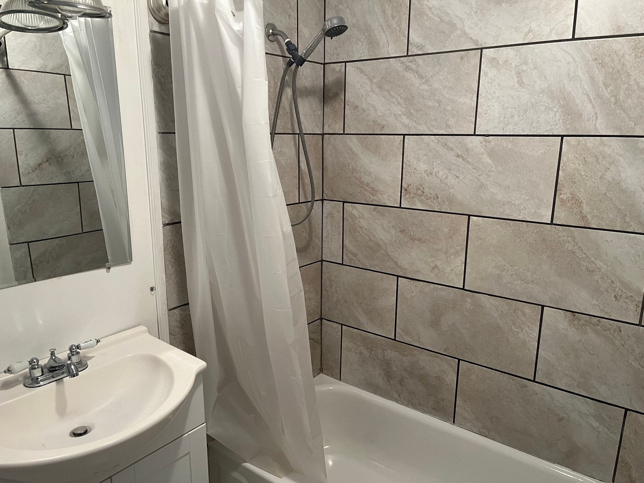 Building Photo - 143 Comfort St