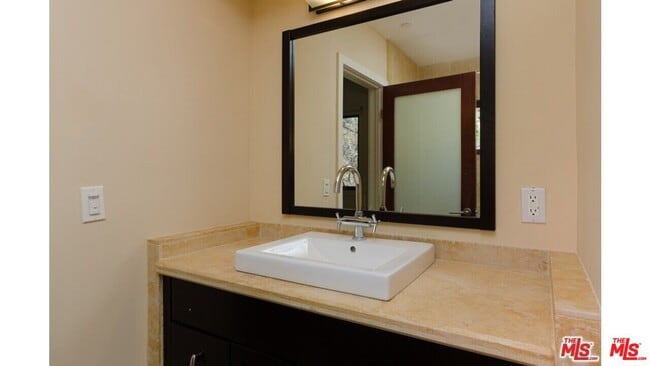 Building Photo - 1874 Sunset Plaza Dr